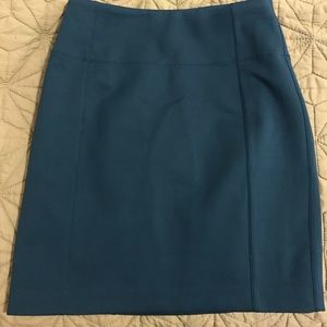 lululemon fitted skirt *size 6 Forrest Green